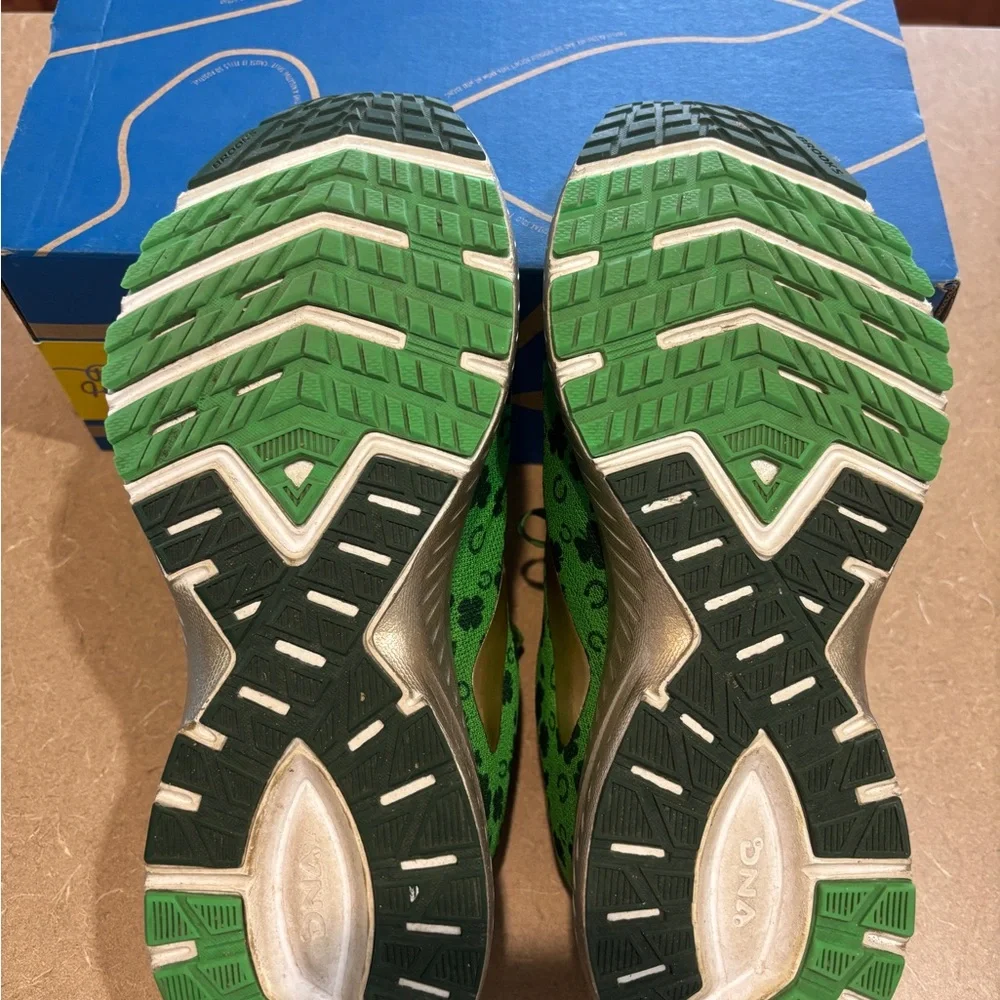 Brooks Launch 6 Women’s 7.5 shamrocks - Picture 3 of 4